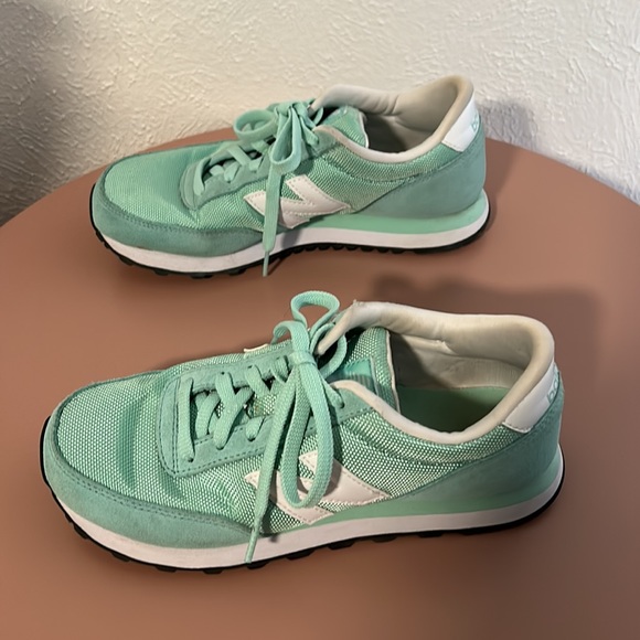 Retro New Balance 501 Women's - Picture 4 of 7